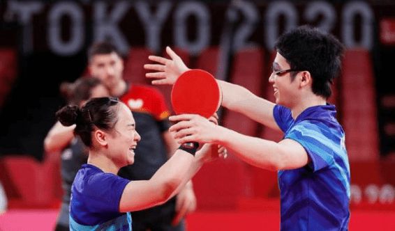 包含媒体应 包含媒体应