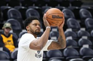 巴萨选择出 巴萨选择出